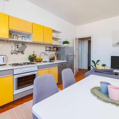 Strenja Apartment *